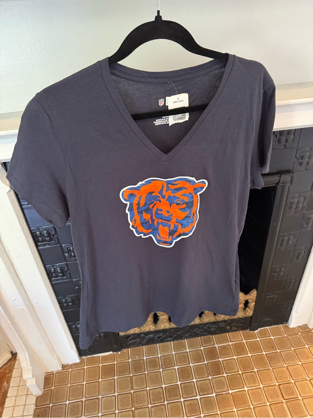 NFL Team Graphic V-Neck Tee - Navy with Chicago Bears Logo